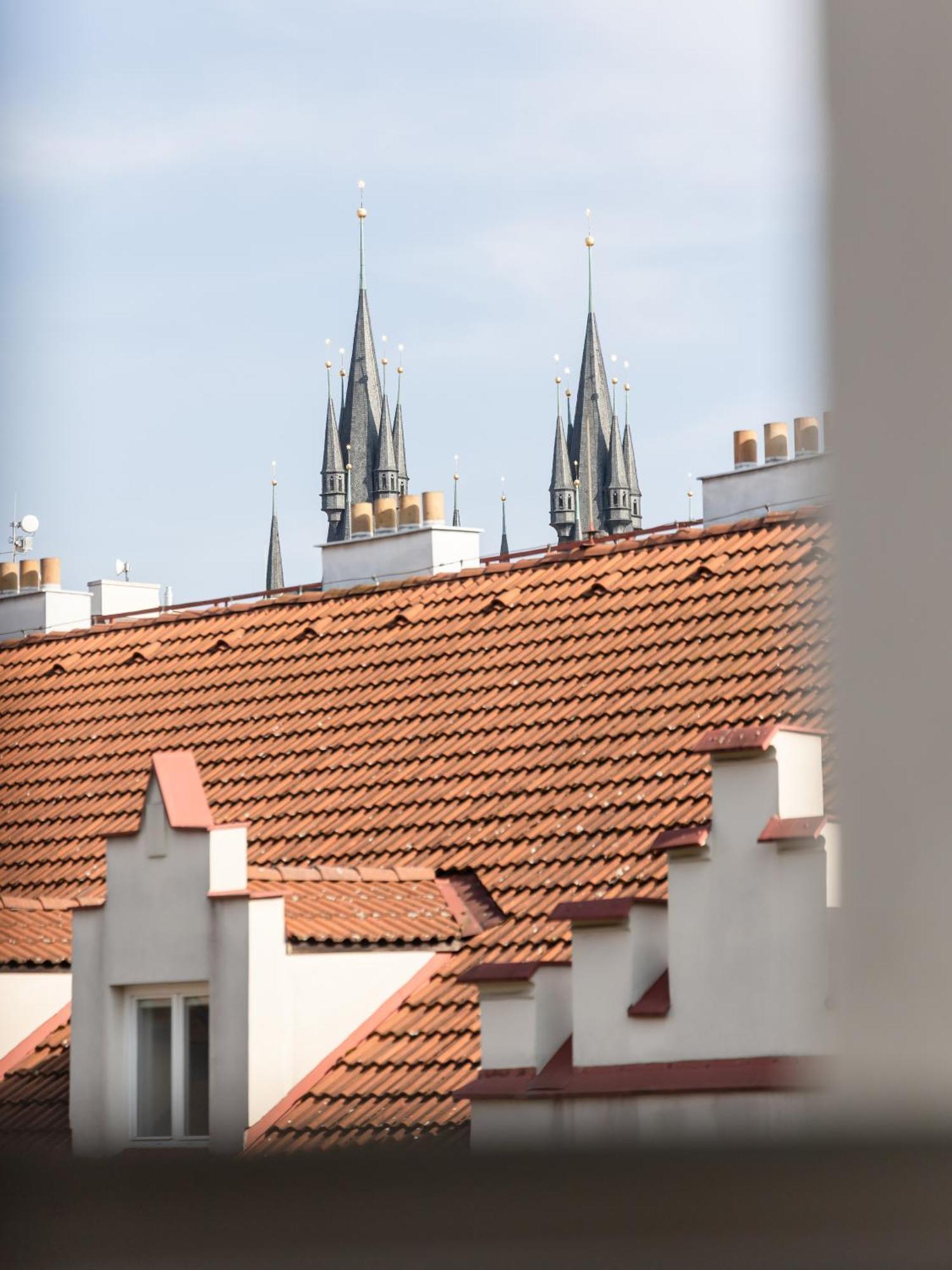 Decadent Art Deco Balcony Apartment In Old Town Prága Kültér fotó